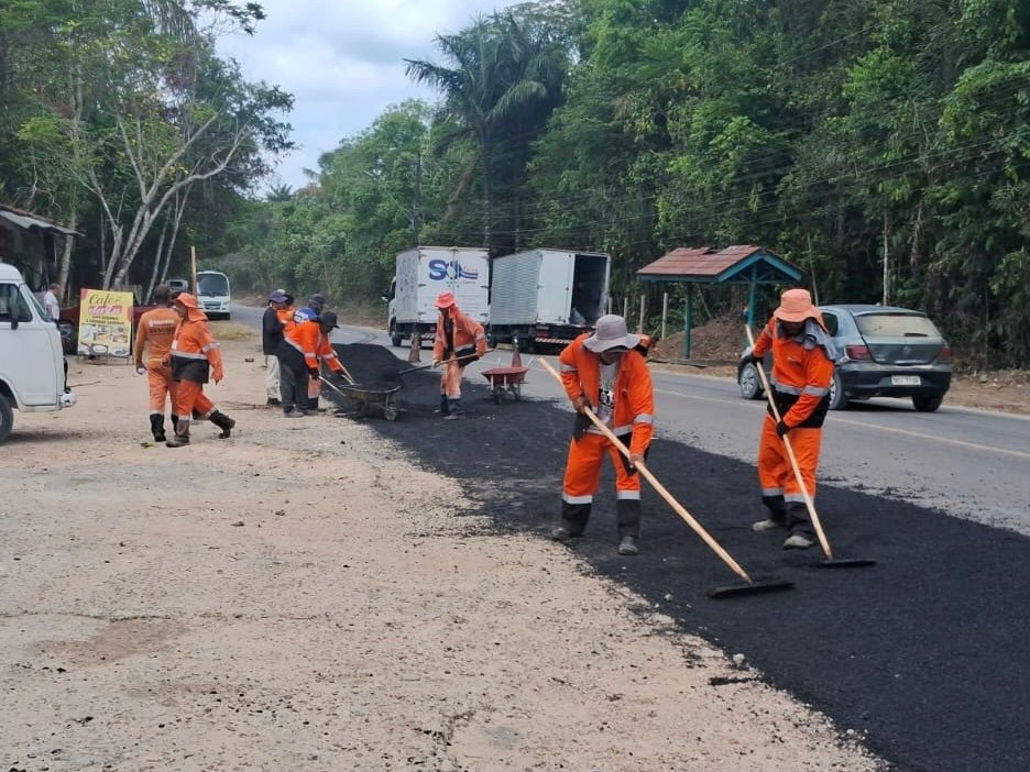 Prefeitura-de-Manaus-recupera-trecho-da-rua-da-Floresta-e-reforca-seguranca-viaria-no-bairro-Taruma-4